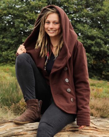 fleece-jacke-mit-kapuze-fair-produzierte-hippie-kleidung