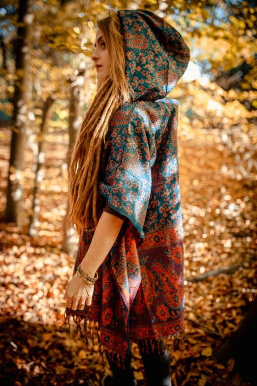 poncho-wolle-paisley