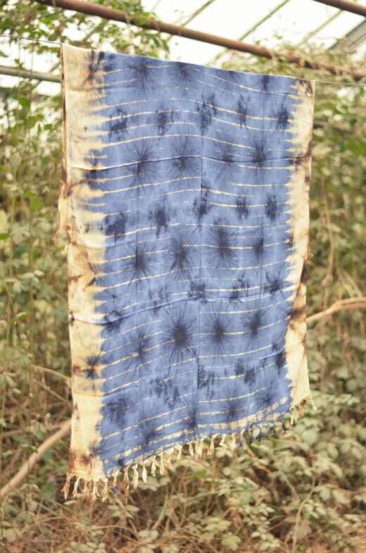 batik-tuch-blau-beige