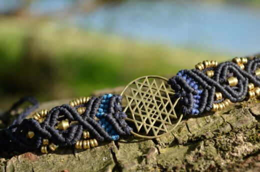 armband-makrame-symbol-messing-hippie