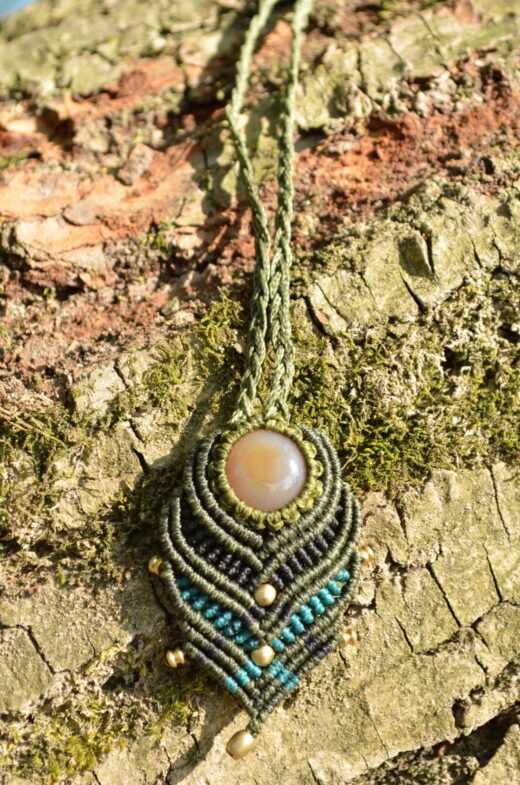 kette-makrame-stein-hippie-ethno-olive-gruen