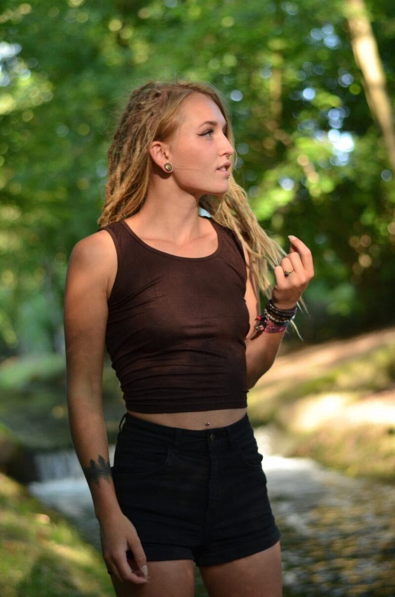 tank-top-braun-zipfel-rueckenfrei