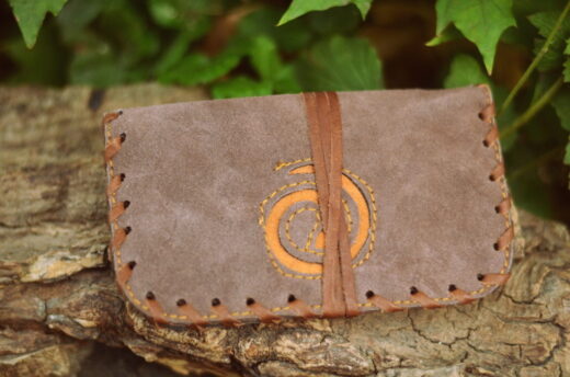 raucher-tasche-mit-symbol-spirale-erdfarben