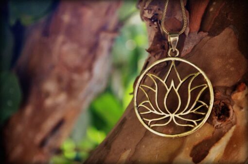 lotus-symbol-yoga-hippie-meditation