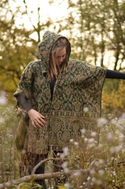 poncho-hippie-mode-paisley-muster-jacke