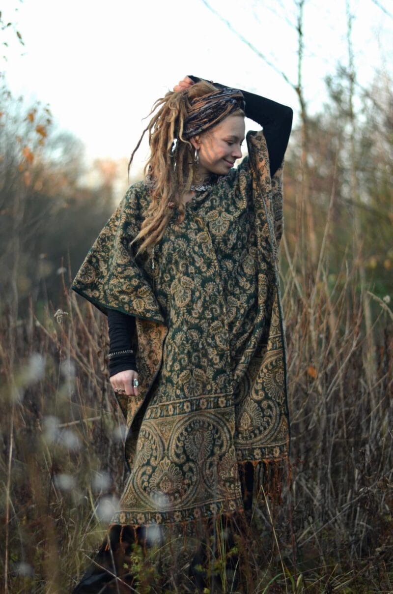 poncho-mantel-hippie-paisley-boho