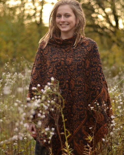 poncho-paisley-gemustert-schwarz