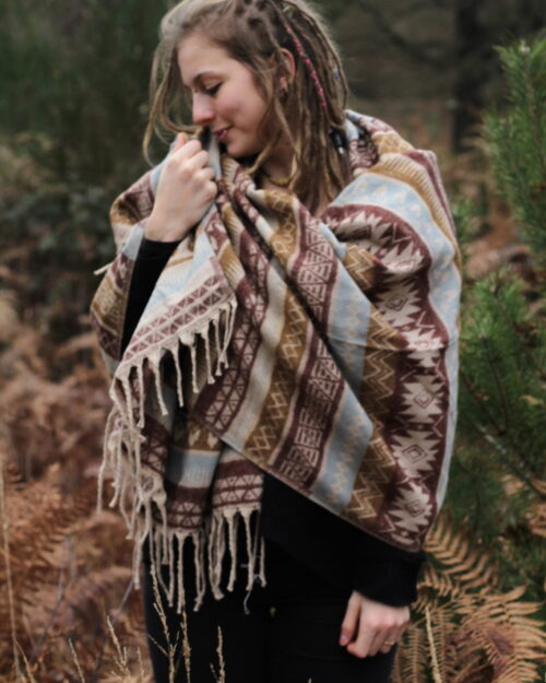 yak-schal-poncho-outfit-hippie