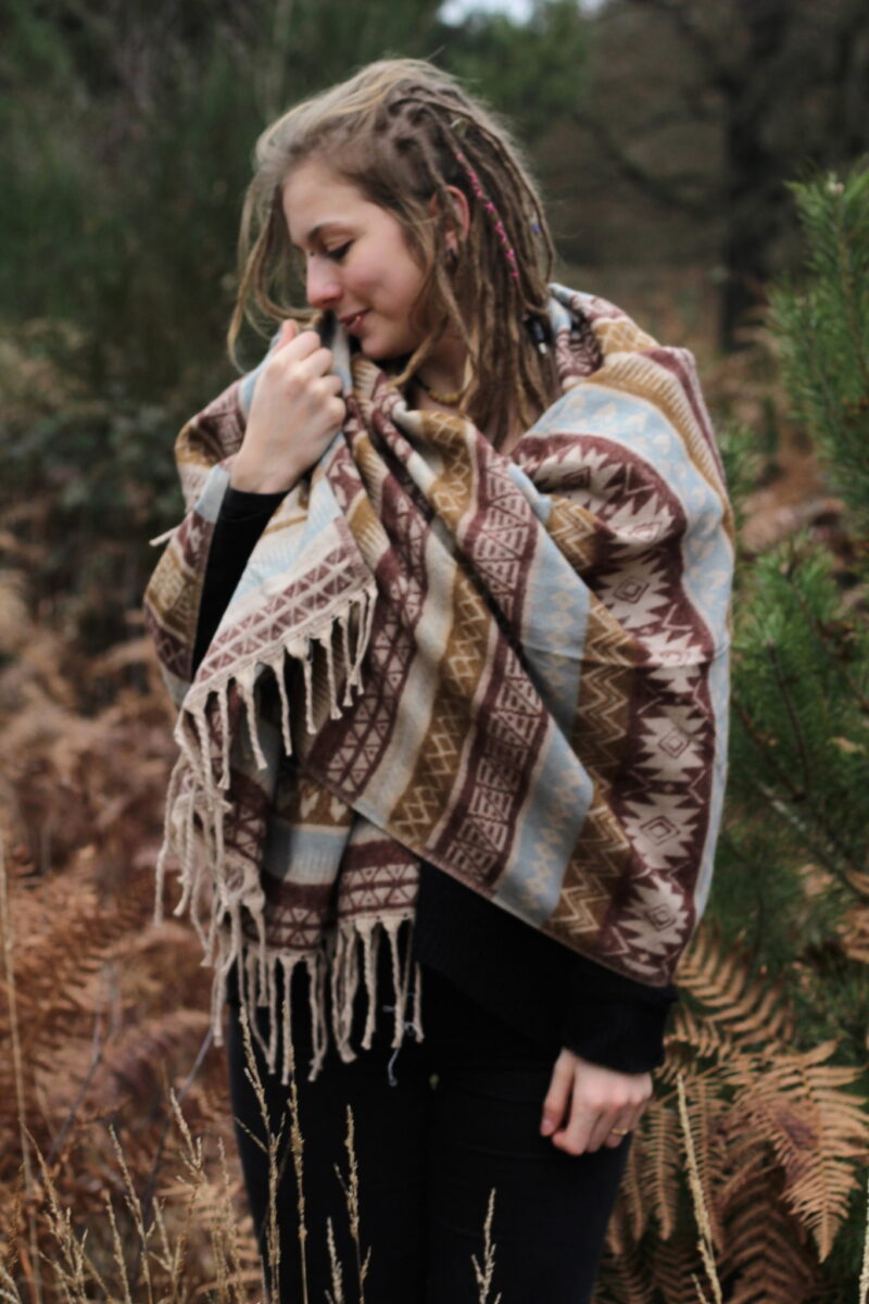 yak-schal-poncho-outfit-hippie