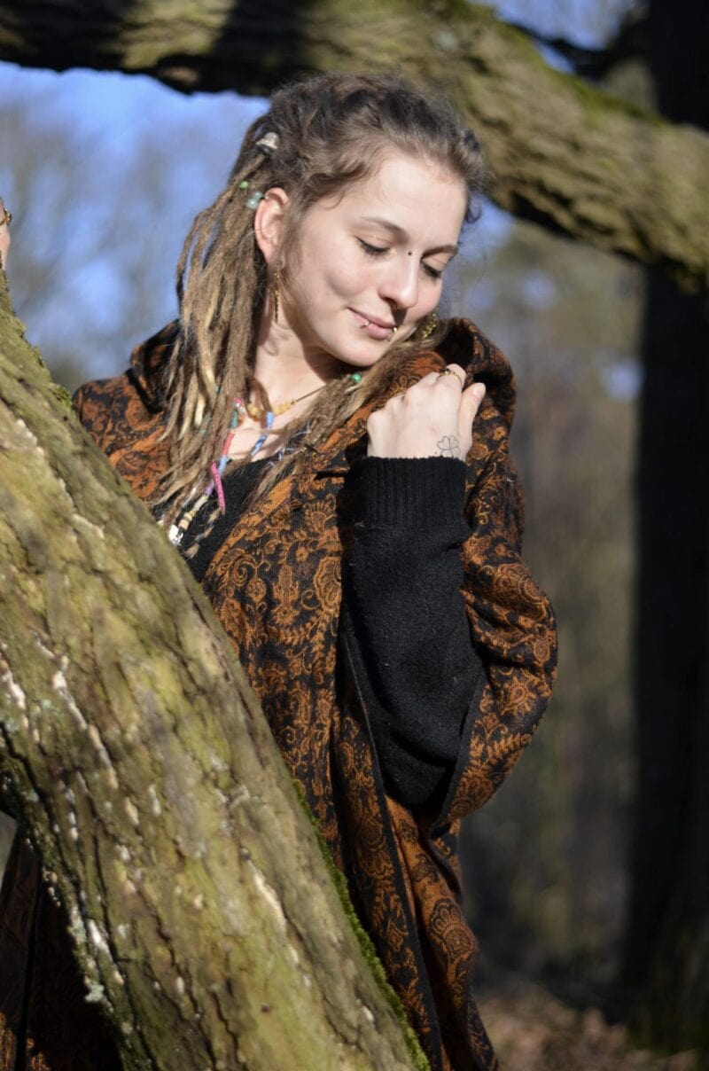 yak-cardigan-paisley-blumen-muster-kapuze