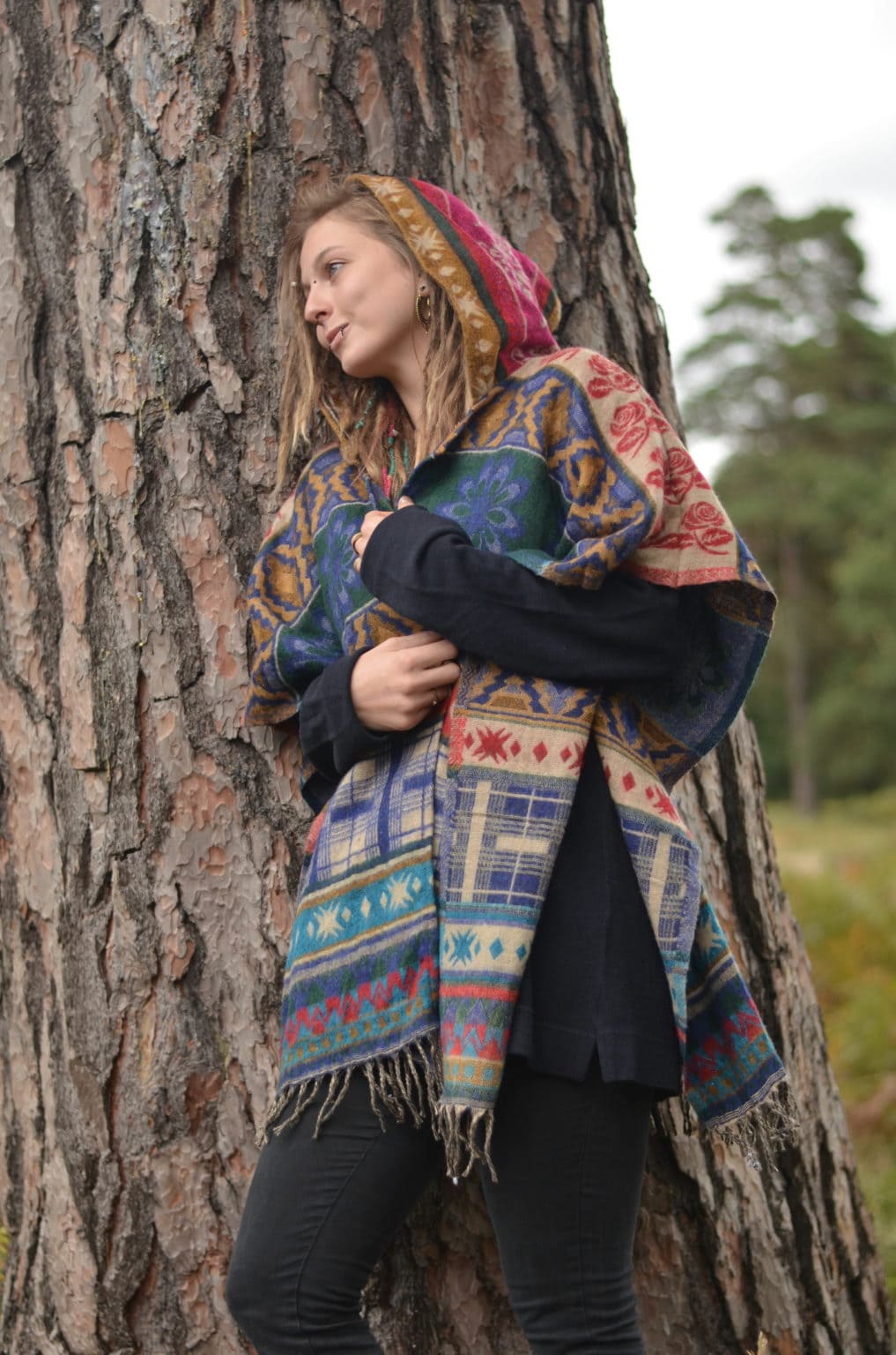 poncho-hippie-style-mit-kapuze-lang