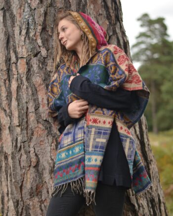 poncho-hippie-style-mit-kapuze-lang