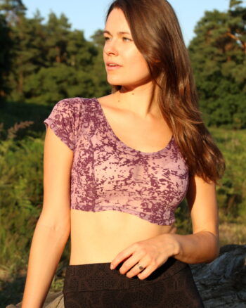 bauchfreies-top-lila-festivalstyle