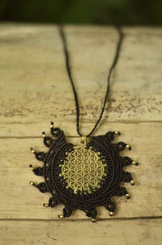 kette-blume-des-lebens-yoga-symbol-schmuck