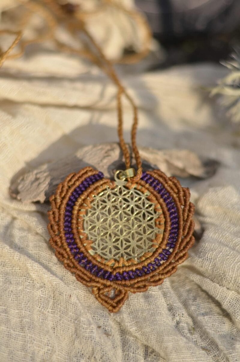 kette-mandala-blume-des-lebens-rost-orange-schmuck