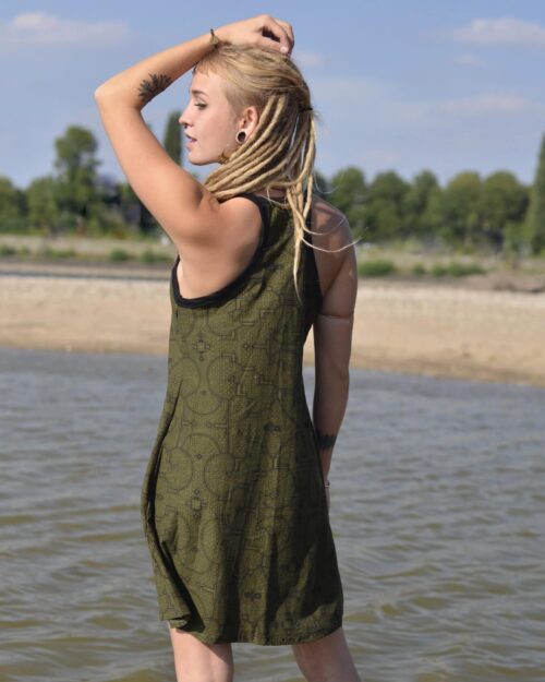 tank-kleid-shibipo-muster-ethno-gruen