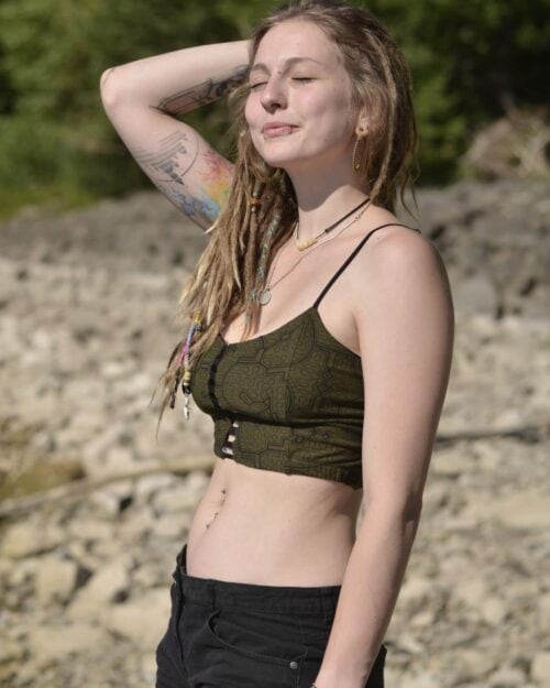 bustier-alternatives-yoga-top-olive-gruen
