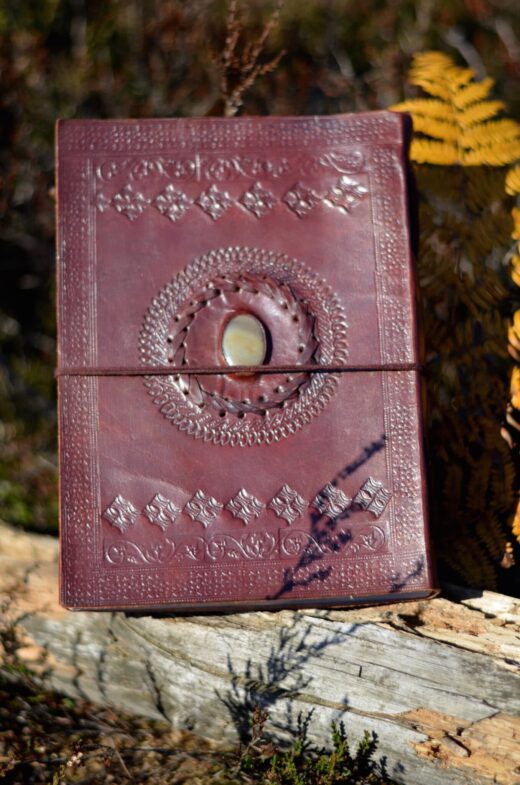 lederbuch-edelstein-handmade-oriental