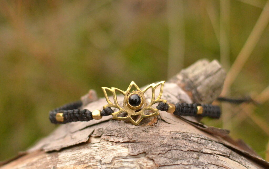 freundschafts-band-lotus-yoga-symbol-schmuck