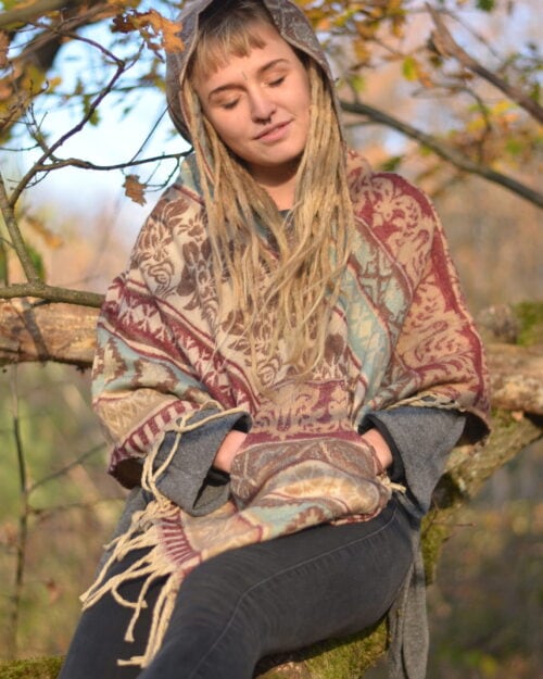 poncho-mit-kapuze-erdfarben-hippie-kleidung-winter