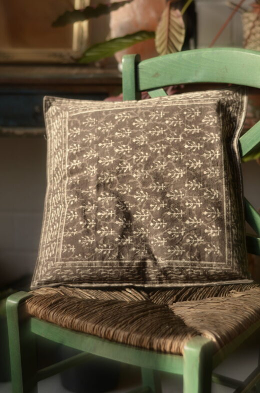 kissen-oriental-ethno-style-handmade-grau-gemustert