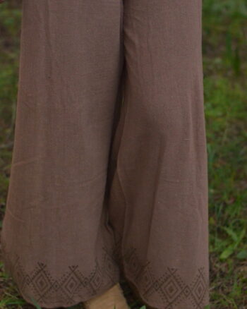 hose-hippie-style-erdfarben-seiten-offen