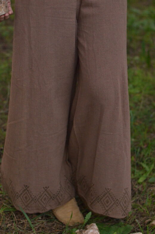 hose-hippie-style-erdfarben-seiten-offen