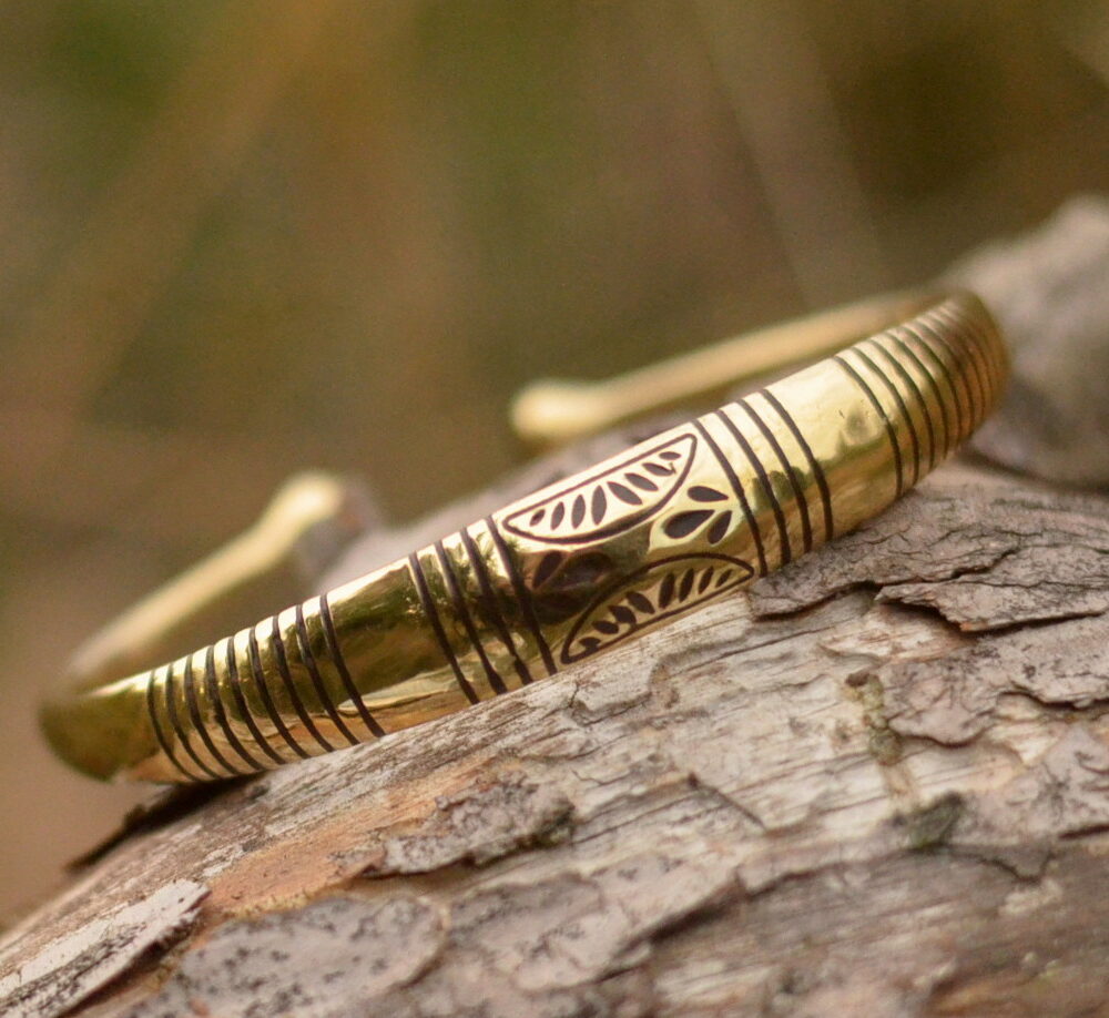 messing-armreif-hippie-schmuck-goldfarben
