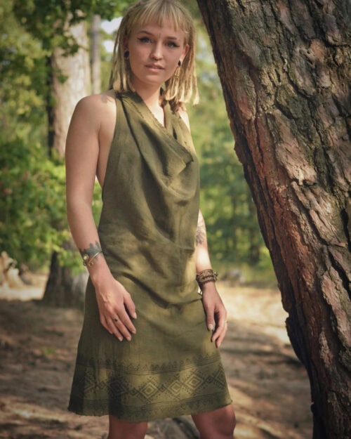 kleid-wasserfall-dekoltee-natural