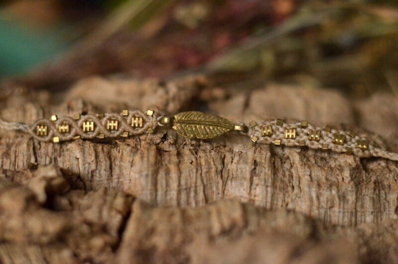 feder-armband-boho-schmuck-weiss