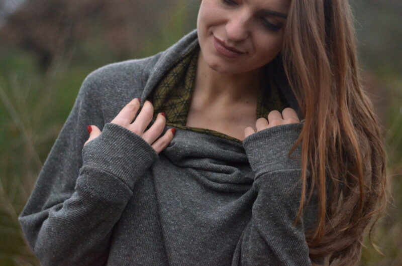 pullover-hoodie-kragen-olive-gruen