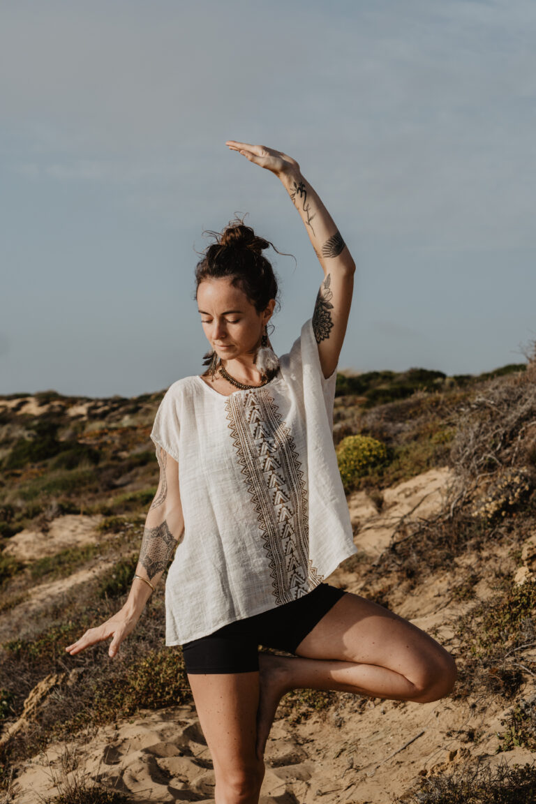 hippie-chic-kleidung-tunika-weiss-gemustert