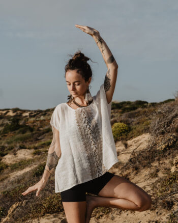 hippie-chic-kleidung-tunika-weiss-gemustert