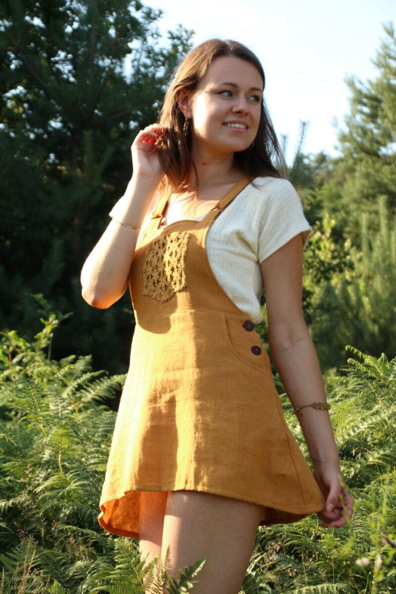 latz-kleid-hippie-kleidung-kurkuma-gelb