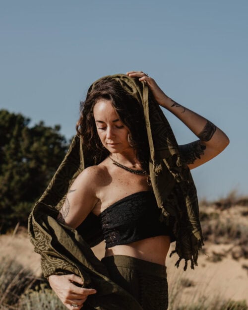 tribal-muster-schal-olivegruen