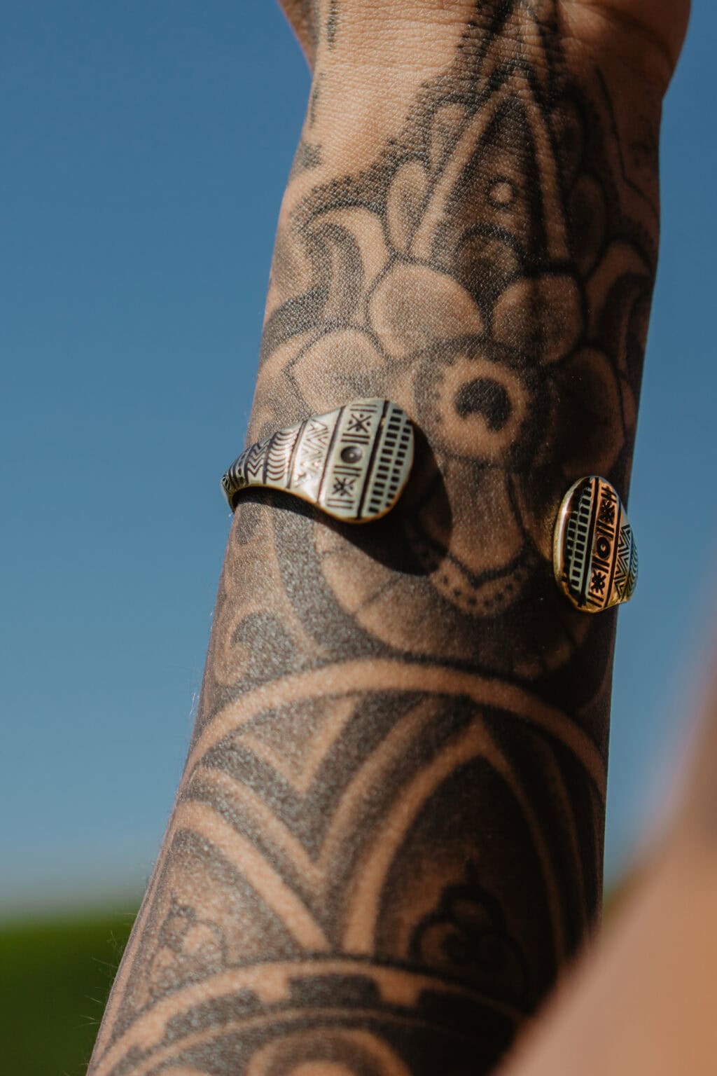 gypsy-style-armreif-messing-tribal-fashion