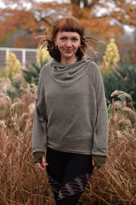 pullover-kapuze-ethnostyle-erdfarben