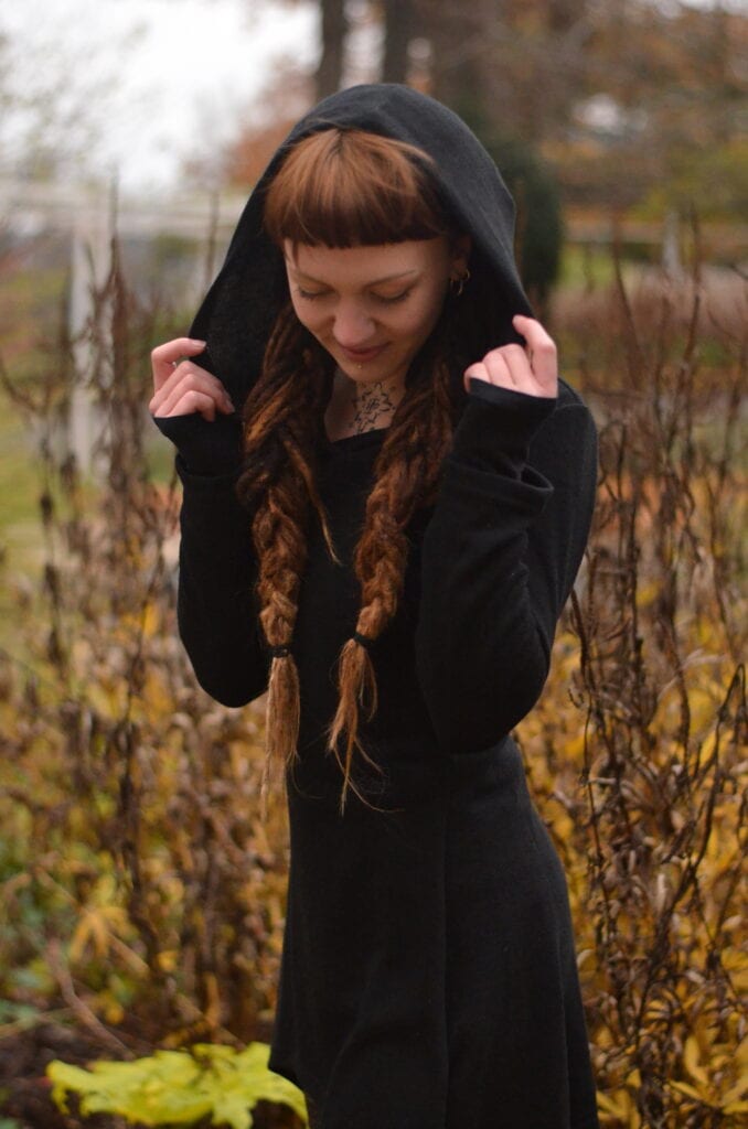 zipfel-kleid-schwarz-psywear