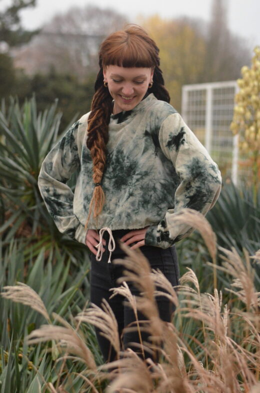batik-pullover-techno-fashion-gruen