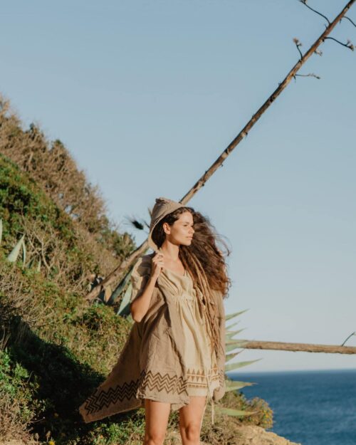 kapuzen-weste-natuerlicher-look-earthy