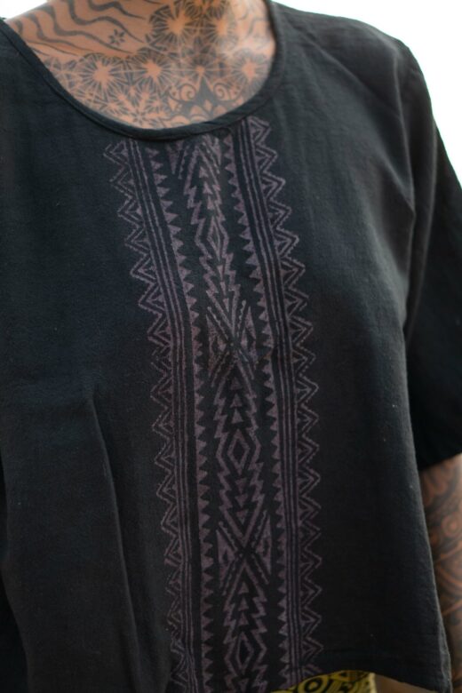 tribal-top-mit-blockprint-schwarz