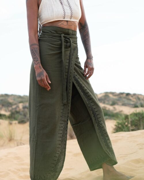 wickel-hose-tribal-style-olivegruen