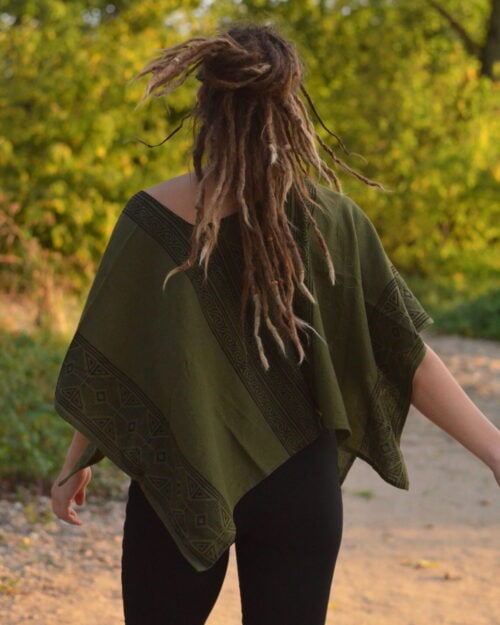 poncho-natuerlicher-look-fairfashion