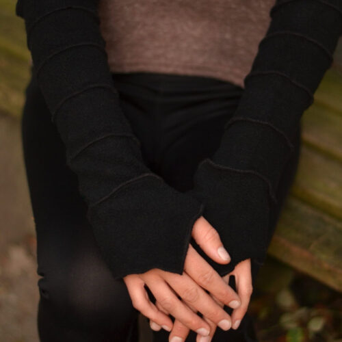 fleece-stulpen-fairtrade-schwarz