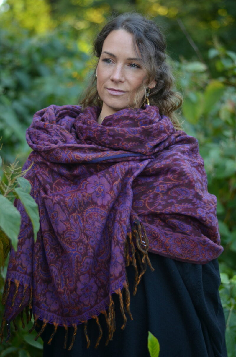paisley-schal-poncho-lila