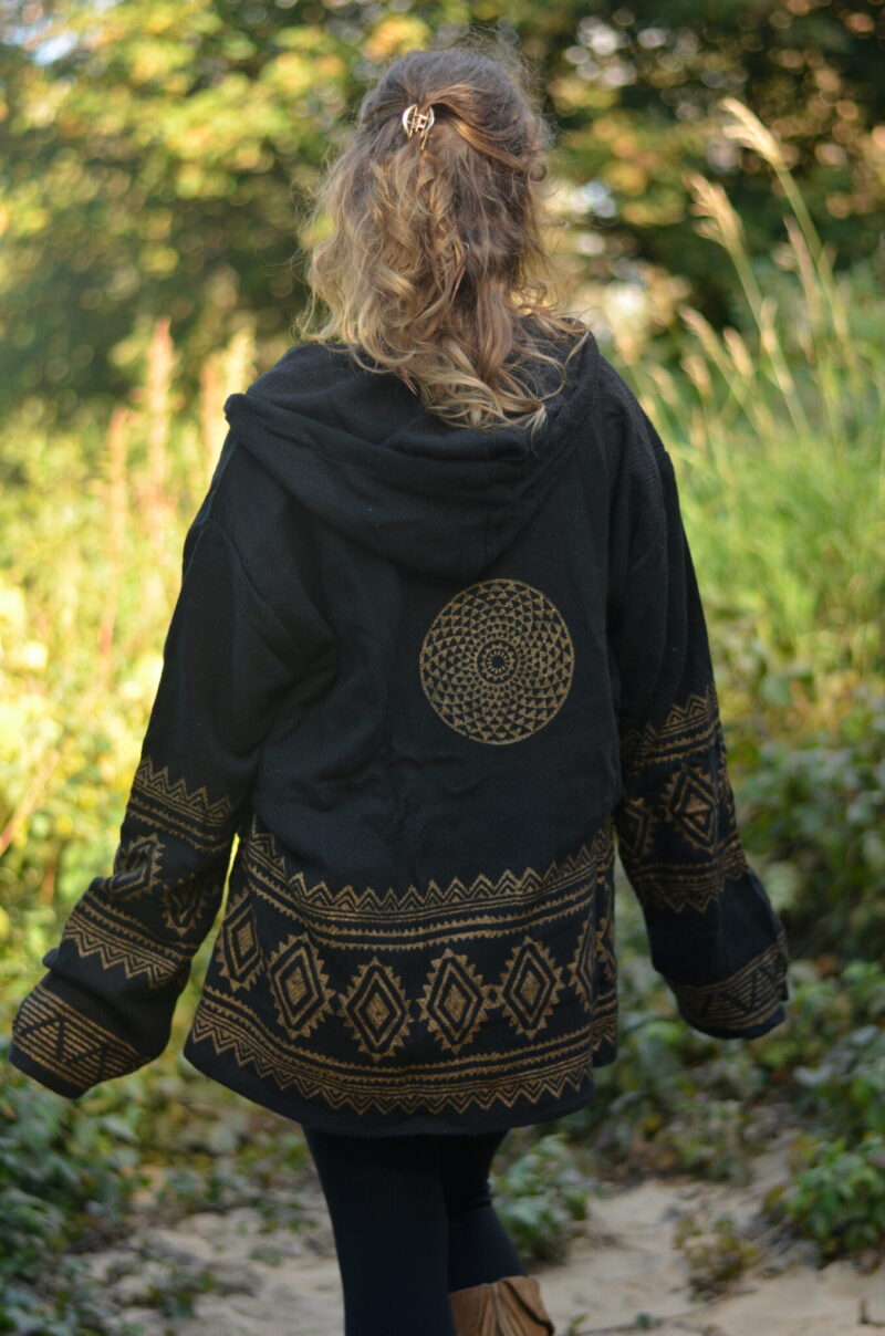 poncho-jacke-mit-kapuze-natural-style-boho-chic