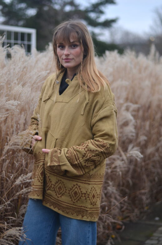 poncho-natuerliche-farben-ocker