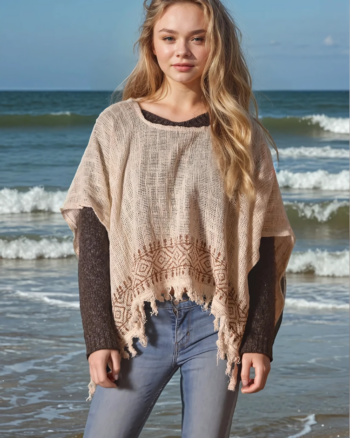 boho-kleidung-weißer-poncho