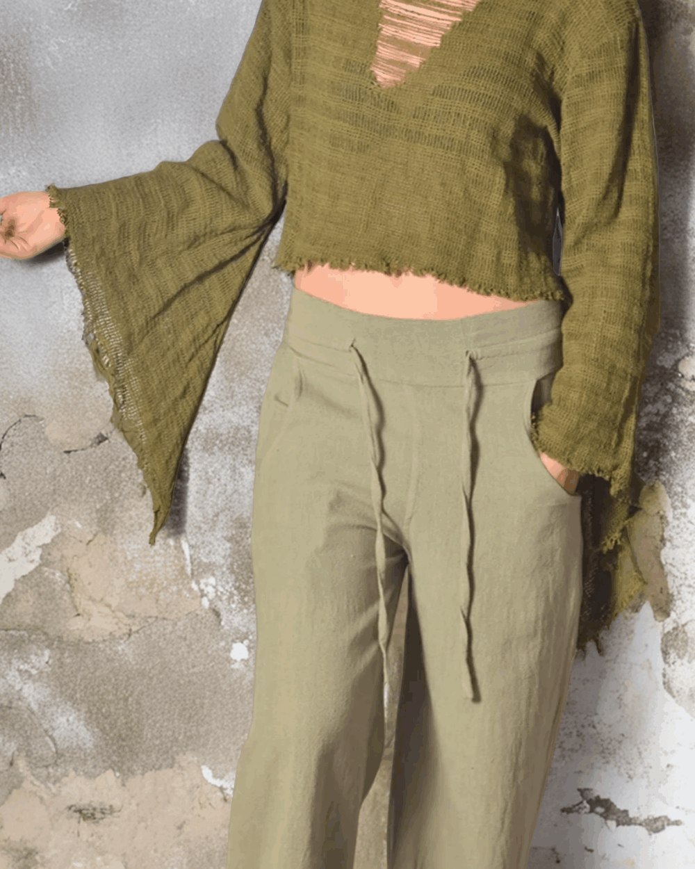 crop-top-hippie-look-gruen