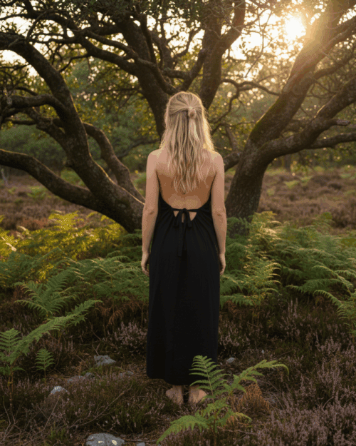 rueckenfreies-kleid-schwarz